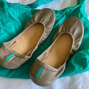 Tieks Classic in Taupe